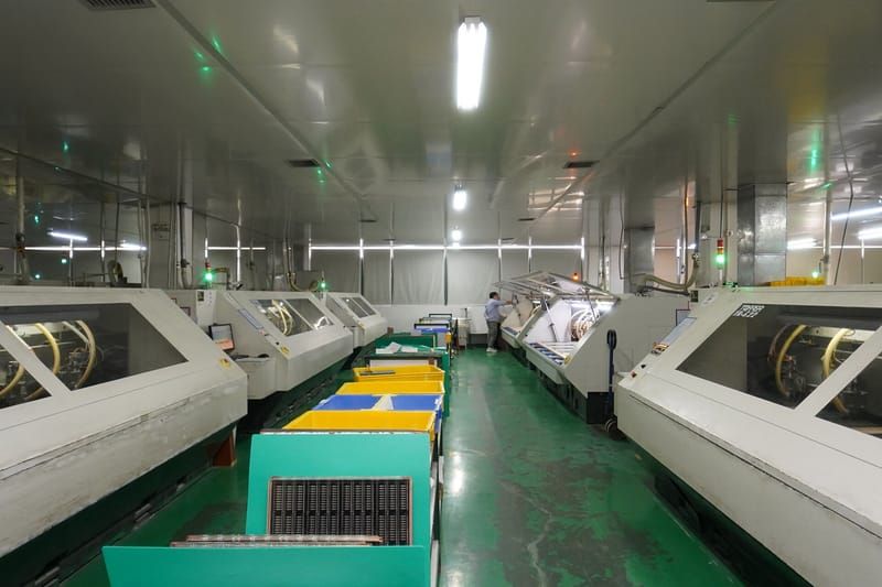 PCB过孔设计全解析：通孔、盲孔、埋孔与微孔