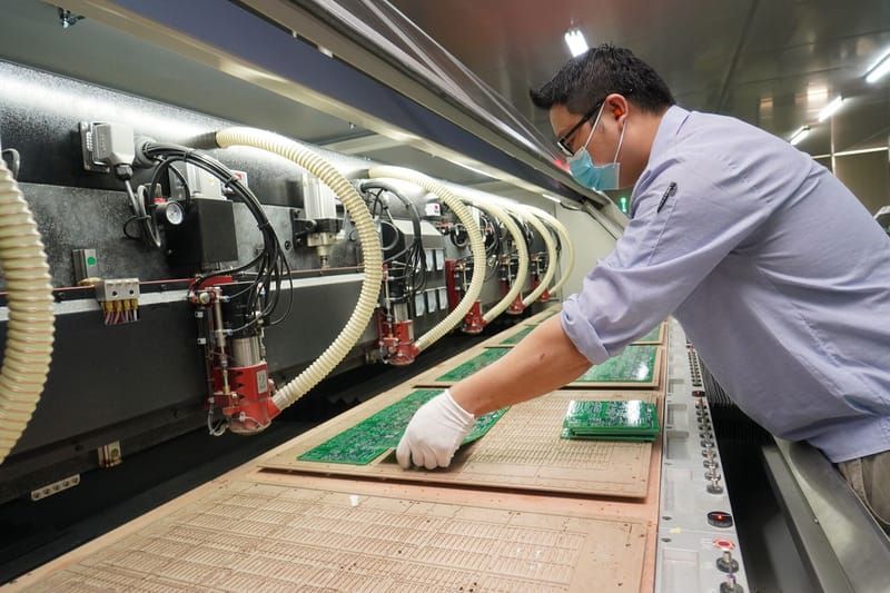 HDI PCB制造工艺详解：微盲孔与埋孔技术
